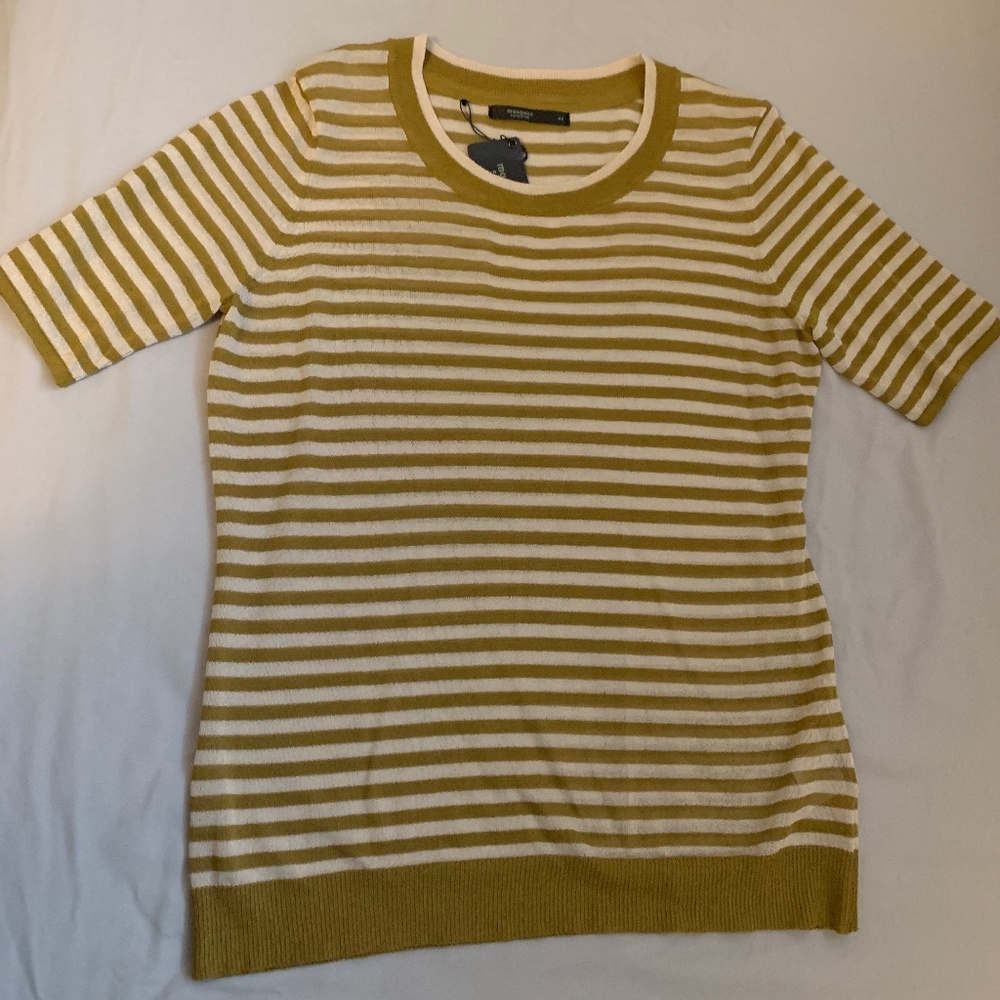 Brand New, short sleeve Manguun women’s T-shirt